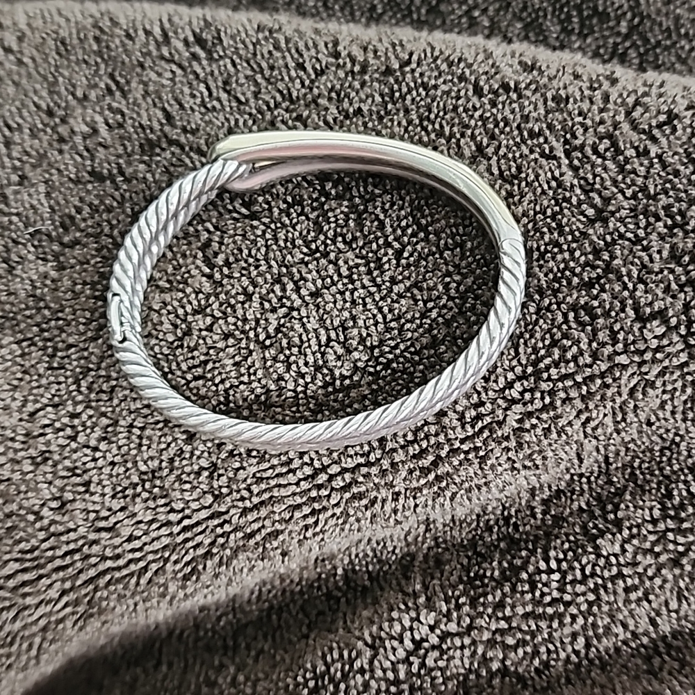 David Yurman bangle bracelet. - Picture 10 of 11